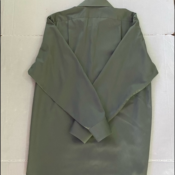 Van Heusen Long-Sleeve Mens Size 15 1/2 32/33 Button-Up Wrinkle-Free Dress Shirt - Picture 3 of 3